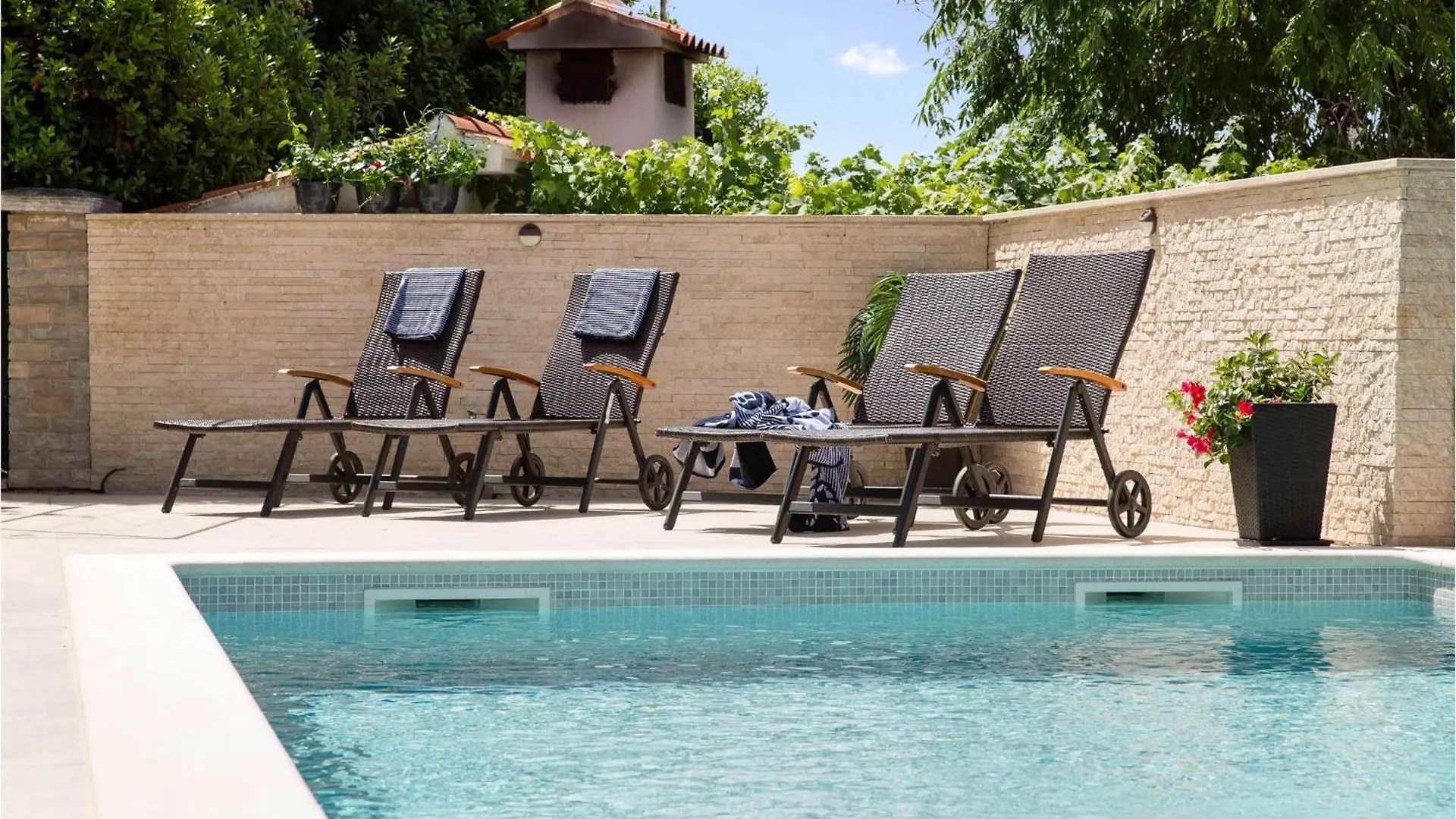 Nice Apartment In Pula With Outdoor Swimming Pool 0*,
